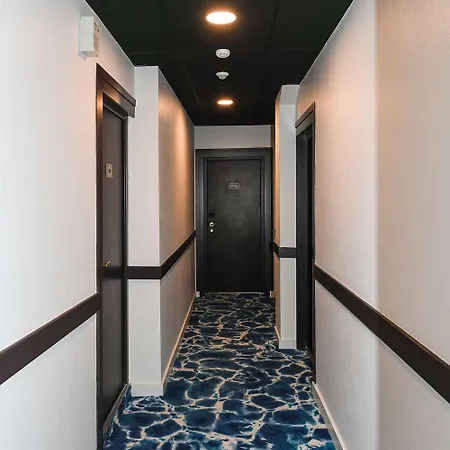 Western Centre Gare Hotel 4*