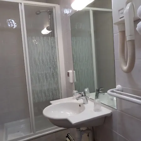 Western Centre Gare Hotel Hawr