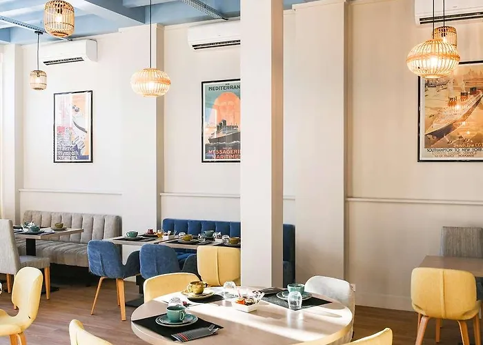 Western Centre Gare Otel 4*